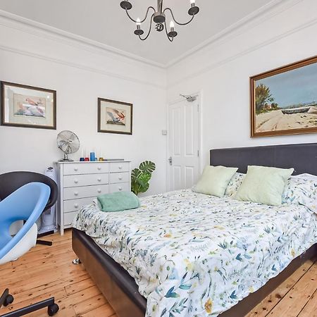 Groves 4 Bedroom, Shepherds Bush Londra Exterior foto