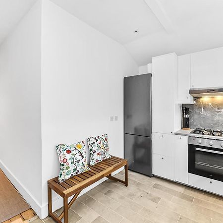 Groves 4 Bedroom, Shepherds Bush Londra Exterior foto