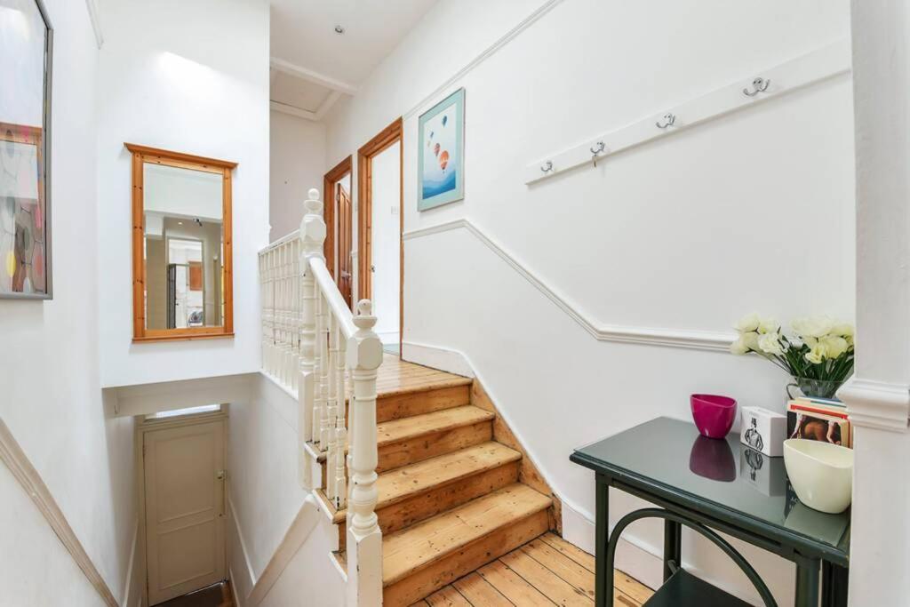 Groves 4 Bedroom, Shepherds Bush Londra Exterior foto