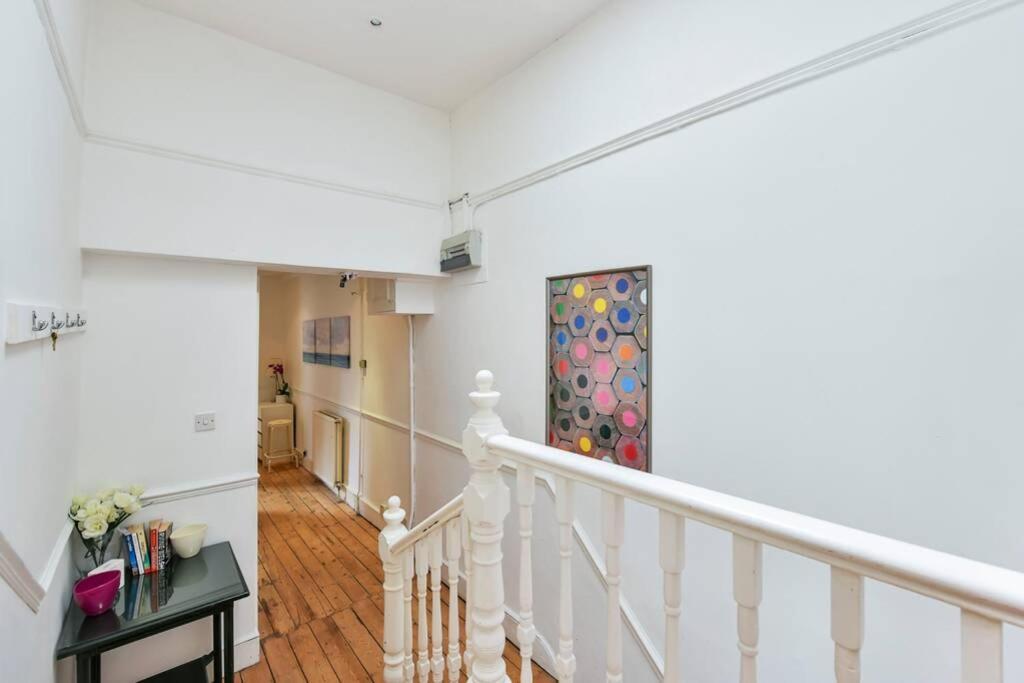 Groves 4 Bedroom, Shepherds Bush Londra Exterior foto